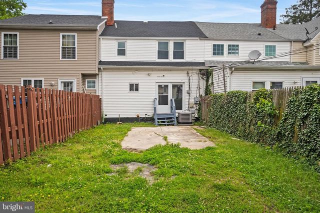 37 2ND AVE, Claymont, DE 19703