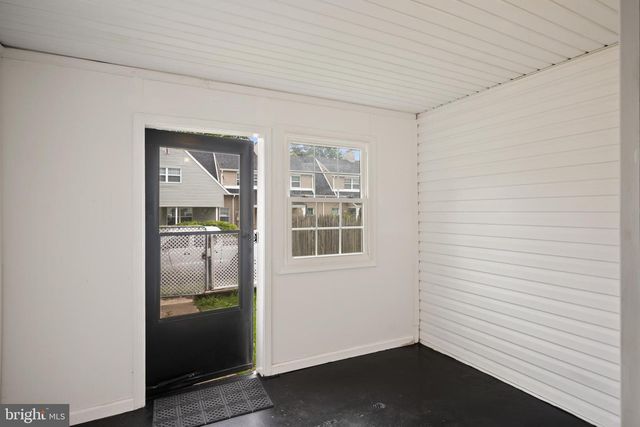 37 2ND AVE, Claymont, DE 19703