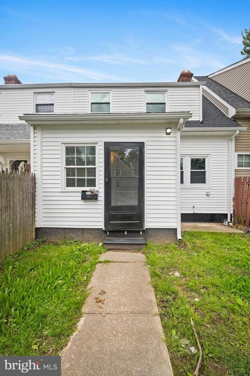 37 2ND AVE, Claymont, DE 19703