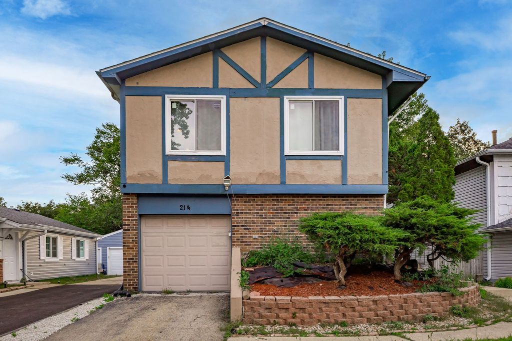 214 Far Hills Drive, Bolingbrook, IL 60440