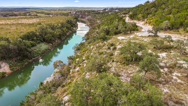 937 Blueridge Vw, Canyon Lake, TX 78133