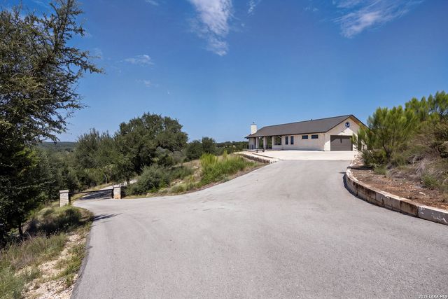 937 Blueridge Vw, Canyon Lake, TX 78133