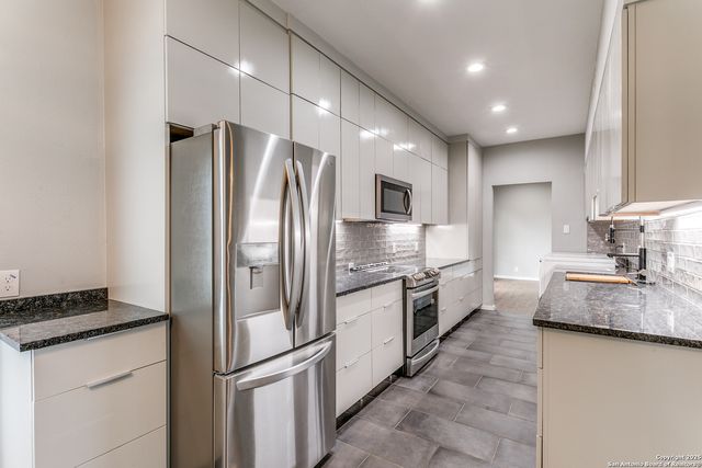 3678 Hidden Dr Apt 604, San Antonio, TX 78217