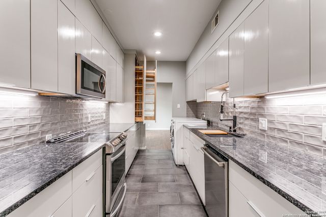 3678 Hidden Dr Apt 604, San Antonio, TX 78217