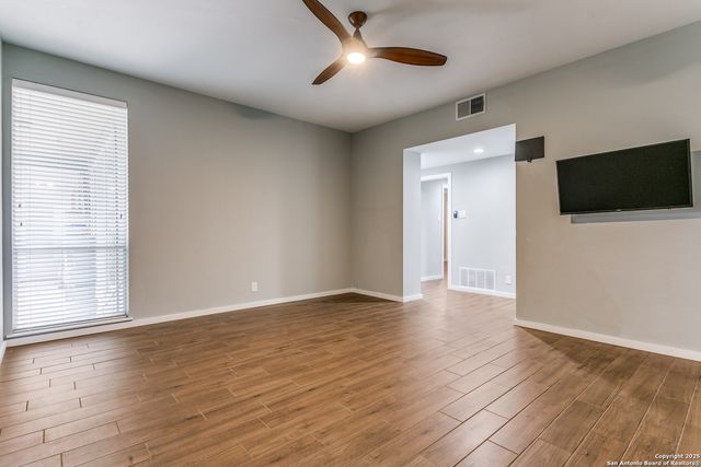 3678 Hidden Dr Apt 604, San Antonio, TX 78217