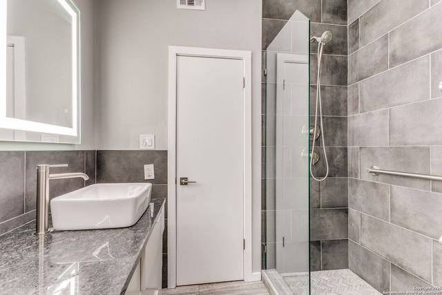 3678 Hidden Dr Apt 604, San Antonio, TX 78217