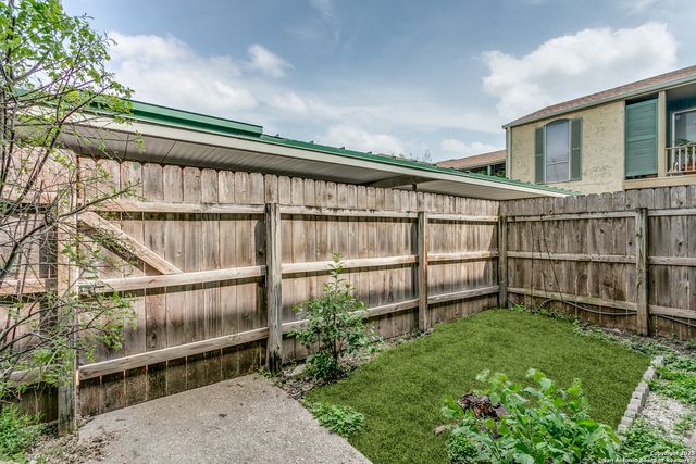 3678 Hidden Dr Apt 604, San Antonio, TX 78217