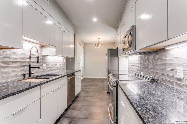 3678 Hidden Dr Apt 604, San Antonio, TX 78217