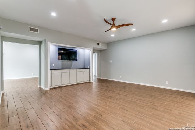 3678 Hidden Dr Apt 604, San Antonio, TX 78217