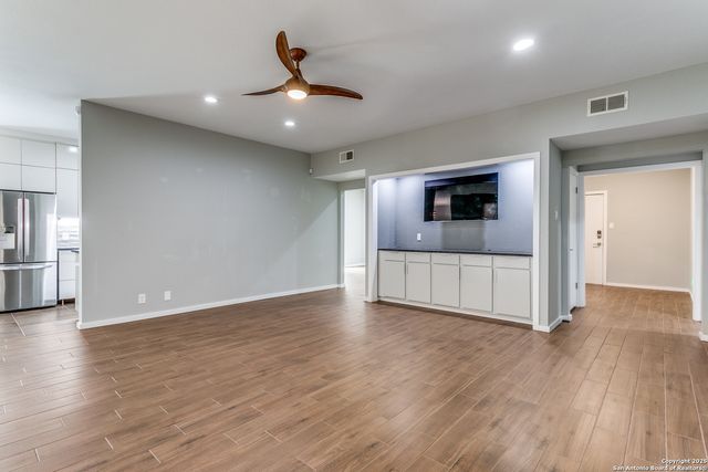 3678 Hidden Dr Apt 604, San Antonio, TX 78217