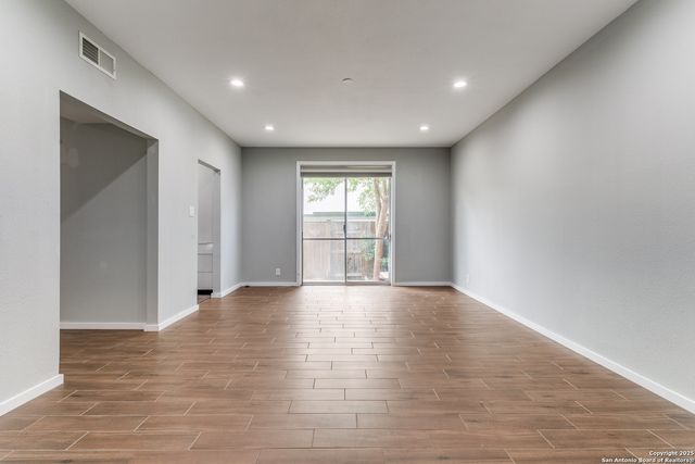 3678 Hidden Dr Apt 604, San Antonio, TX 78217