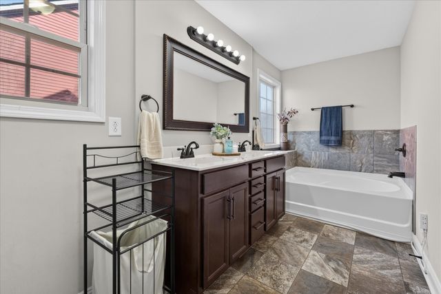 456 Mirren Cir, Clarksville, TN 37042