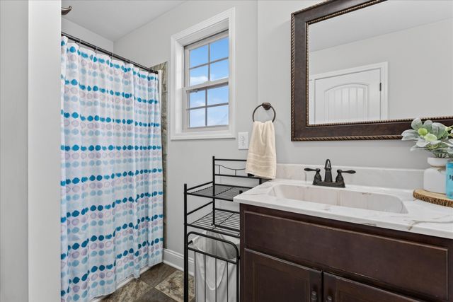 456 Mirren Cir, Clarksville, TN 37042