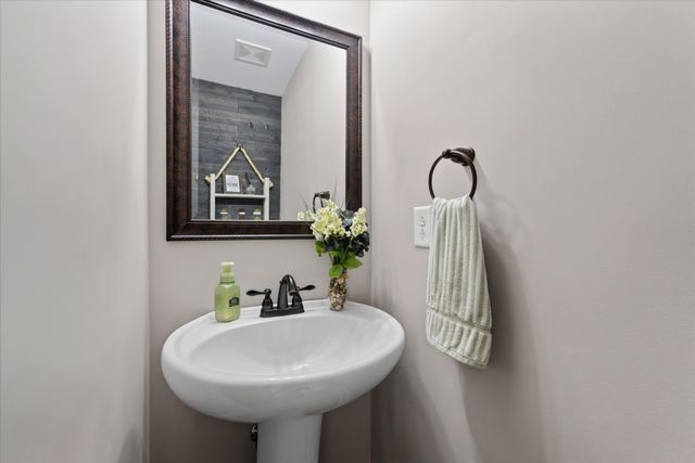 456 Mirren Cir, Clarksville, TN 37042