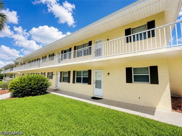 3325 Airport RD N R4, Naples, FL 34105