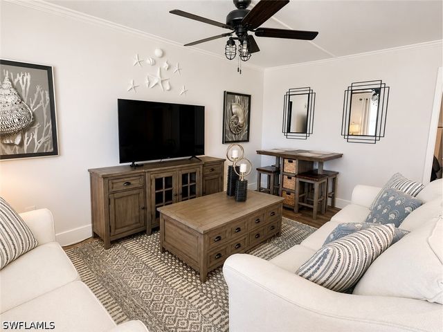 3325 Airport RD N R4, Naples, FL 34105