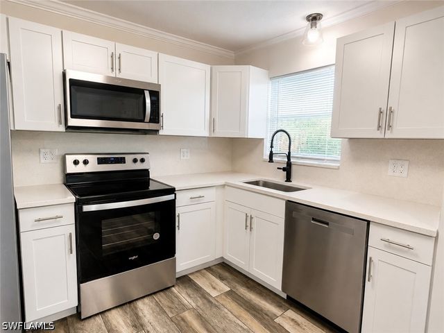 3325 Airport RD N R4, Naples, FL 34105