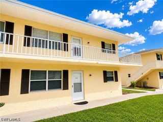 3325 Airport RD N R4, Naples, FL 34105