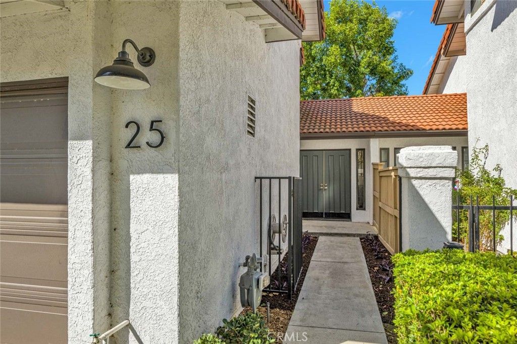 25 Clover Hill Lane 106, Laguna Hills, CA 92653 — photo 3