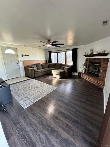 831 Lancaster Drive, South Bend, IN 46614