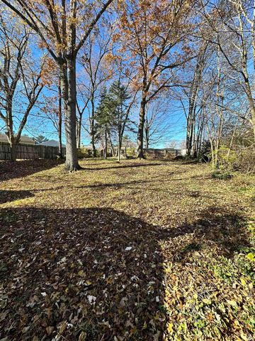 831 Lancaster Drive, South Bend, IN 46614