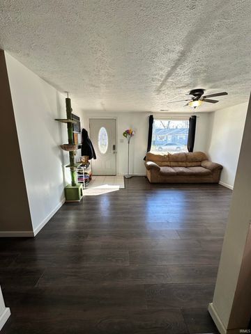 831 Lancaster Drive, South Bend, IN 46614