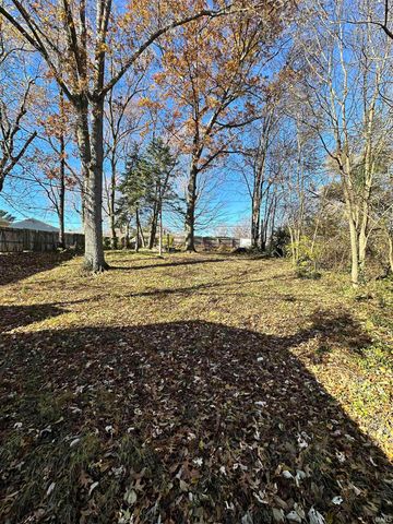 831 Lancaster Drive, South Bend, IN 46614