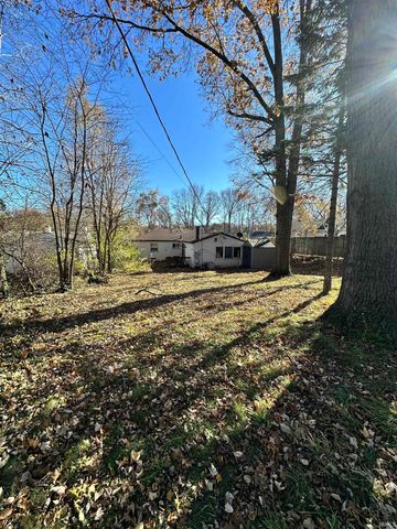 831 Lancaster Drive, South Bend, IN 46614