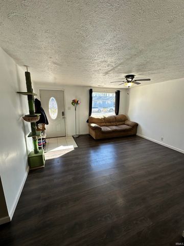 831 Lancaster Drive, South Bend, IN 46614