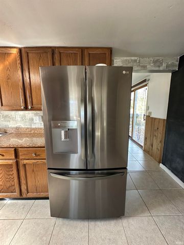 831 Lancaster Drive, South Bend, IN 46614