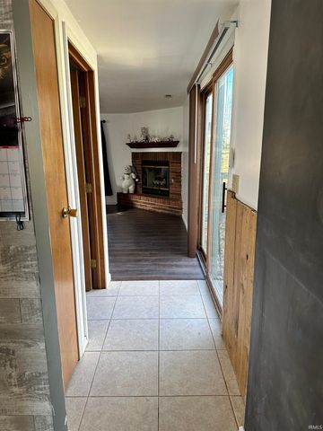 831 Lancaster Drive, South Bend, IN 46614