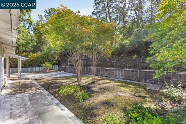 8 Ramona Drive, Orinda, CA 94563