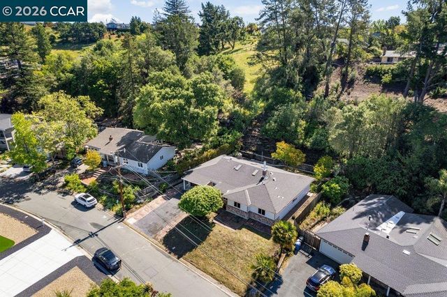 8 Ramona Drive, Orinda, CA 94563