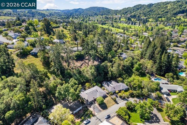8 Ramona Drive, Orinda, CA 94563