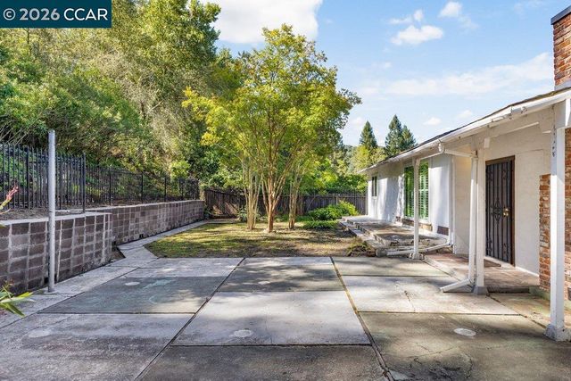 8 Ramona Drive, Orinda, CA 94563