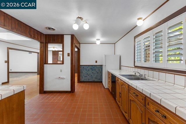 8 Ramona Drive, Orinda, CA 94563