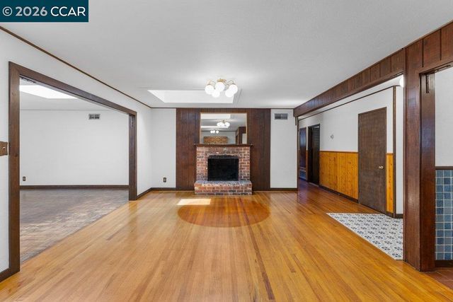 8 Ramona Drive, Orinda, CA 94563