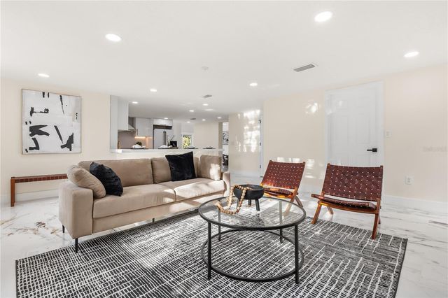 4 CHASE ROAD, Windermere, FL 34786