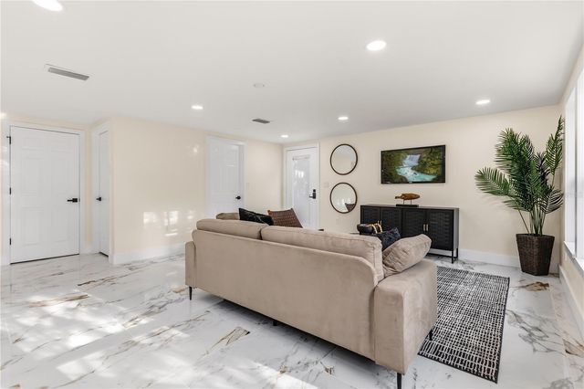 4 CHASE ROAD, Windermere, FL 34786