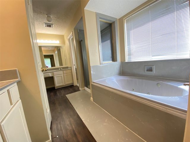 14727 Sun Harbor Drive, Houston, TX 77062