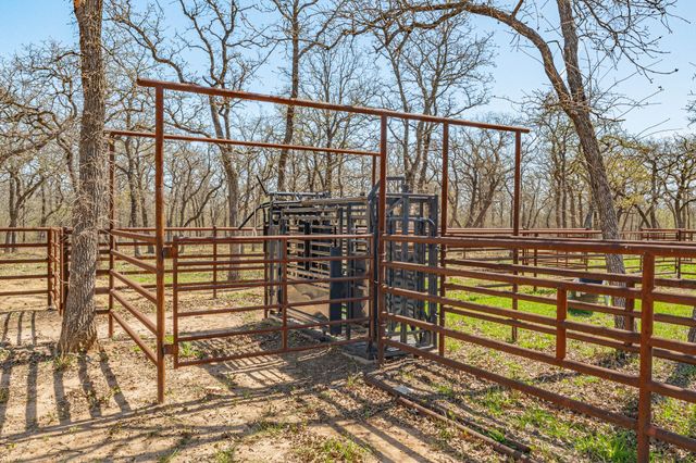 1375 County Road 253, Stephenville, TX 76401