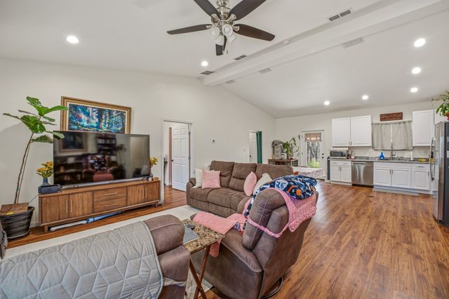 1375 County Road 253, Stephenville, TX 76401