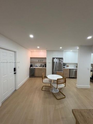 7927 SW 104th St 205E, Miami, FL 33156