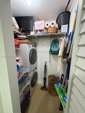 7927 SW 104th St 205E, Miami, FL 33156