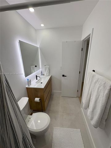 7927 SW 104th St 205E, Miami, FL 33156