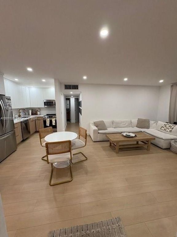 7927 SW 104th St 205E, Miami, FL 33156