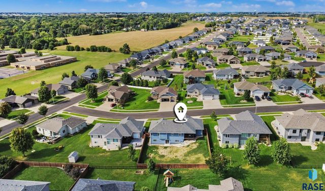 8209 E Willow Leaf St Street, Sioux Falls, SD 57110