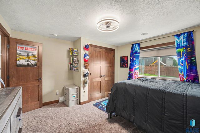 8209 E Willow Leaf St Street, Sioux Falls, SD 57110