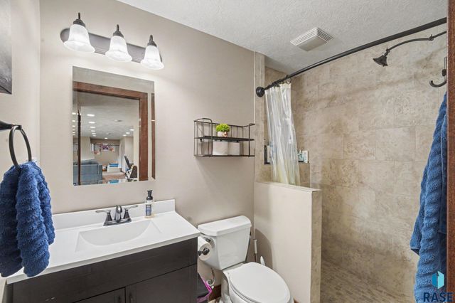8209 E Willow Leaf St Street, Sioux Falls, SD 57110