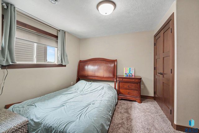 8209 E Willow Leaf St Street, Sioux Falls, SD 57110